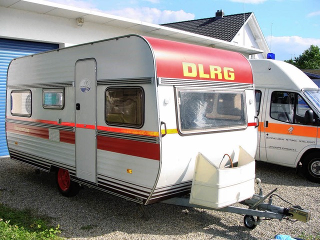 Der zur Rettungswachstation umfunktionierte Wohnwagen.   | Foto: Stippich