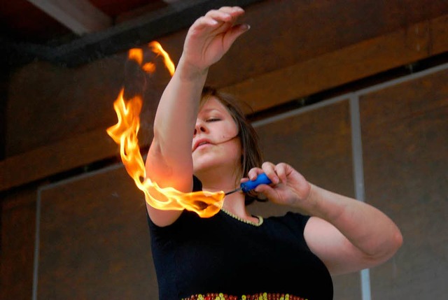 Auch das Spiel mit dem Feuer lsst sich beim SAK lernen.  | Foto: Barbara Ruda