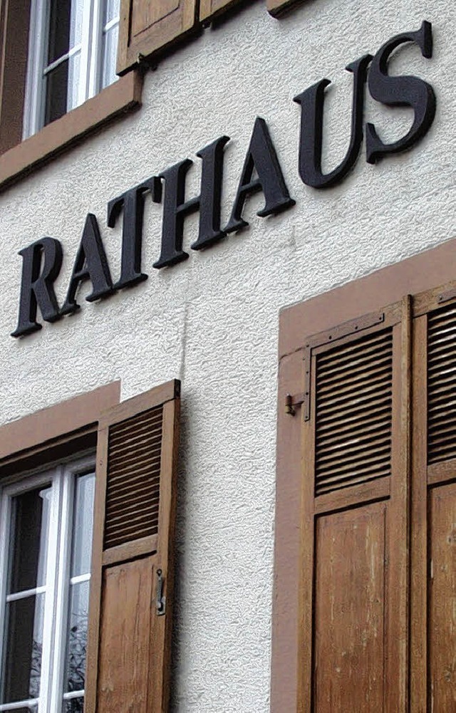 In Sachen &#8222;Energieeinsparung&#82... auch das Rathaus  unter Beobachtung.   | Foto: Markus Maier