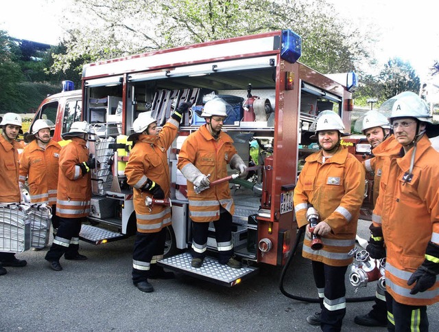 Mit dem neuen Feuerwehrfahrzeug TSF-W ...lpfener Feuerwehr wesentlich erhht.    | Foto: Dehmel