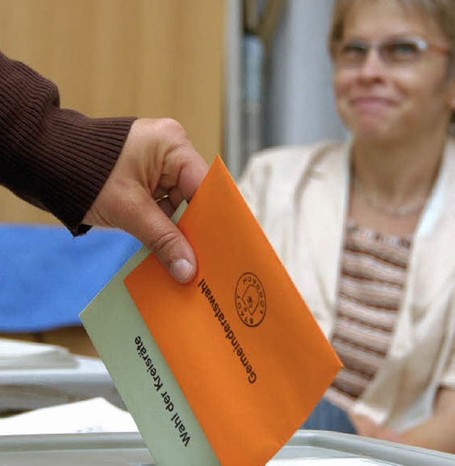 Einen ruhigen Tag erlebten Whler und ...tern in den 39 Lrracher Wahllokalen.   | Foto: Willi Adam