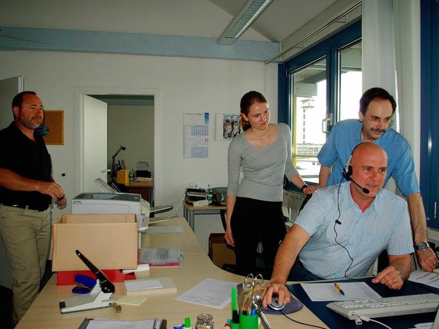 Europawahl-Zentrale im Landratsamt: He...Meldungen aus den Rathusern entgegen.  | Foto: hr