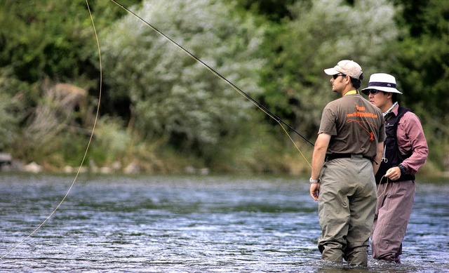 Fliegenfischen heit aktiv zu warten auf den Fisch &#8211; oder auf Brad Pitt.   | Foto: Rdiger Kopf