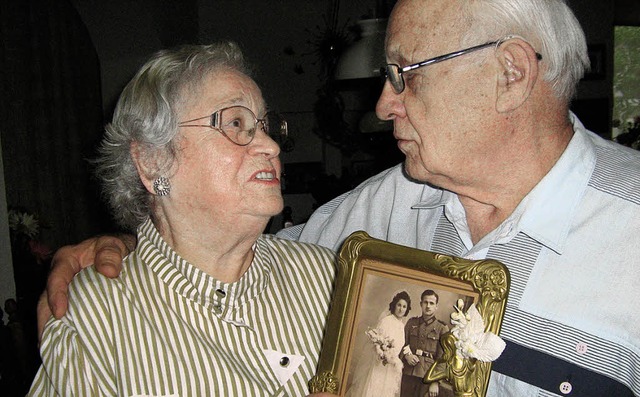 Das Jubelpaar Hildegard und Arthur Feh...zeitsbild, aufgenommen vor 65 Jahren.   | Foto: Anne Freyer