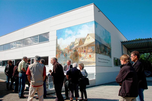 Wandbild  ziert die Fassade  des rmischen Museums in Schleitheim als Blickfang.  | Foto: Jutta Binner-Schwarz