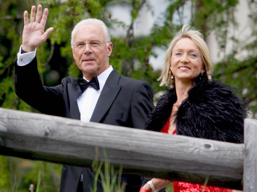 Unter den Gsten: Der „Kaiser“. Franz Beckenbauer nebst Gemahlin Heidi.