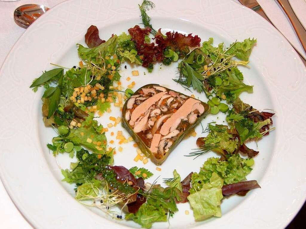 Kaninchen-Gnseleberterrine mit Erbsenvinaigrette und Sommersalat (Restaurant Adler Lahr-Reichenbach)