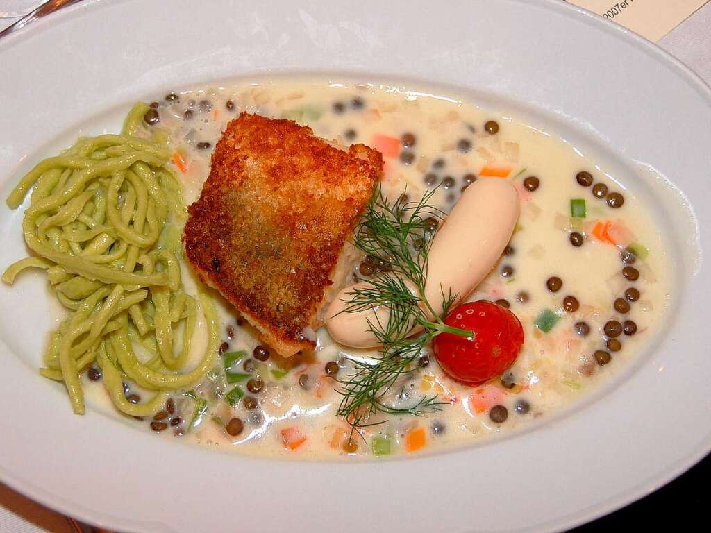 Saitenwrstle vom Badischen Zander mit kleinen Gemselinsen und Krutersptzle (Mhlenhof Friesenheim-Oberweier)