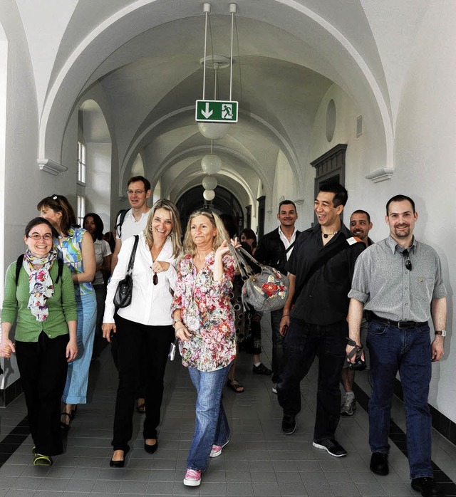 Incroyable, unglaublich, fanden die le...en Rundgang durch ihre frhere Schule.  | Foto: rita eggstein