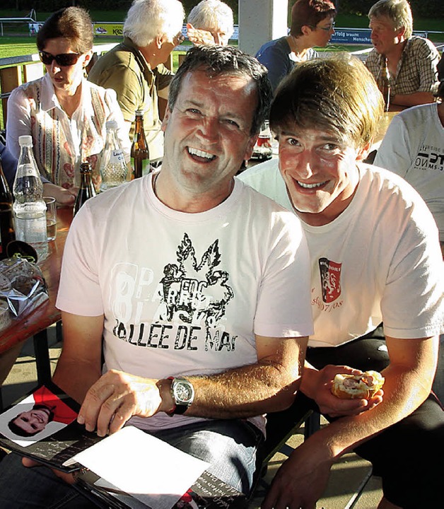Wolfgang Kalinasch (links)  und Spielführer Uwe Knaak.  | Foto: Erhard Morath