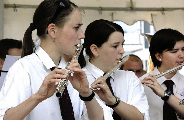 Mal Polka, mal Pop: Die Stadtmusik beim Cityfest.   | Foto: Jannik Schall