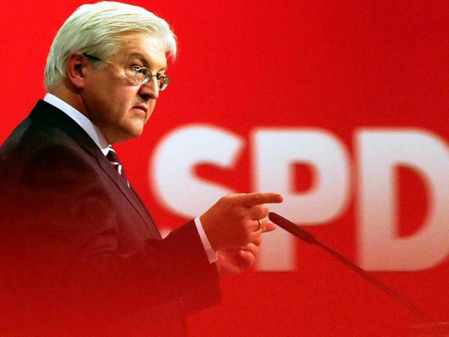 Gibt sich kmpferisch: SPD-Kanzlerkandidat Frank-Walter Steinmeier.  | Foto: dpa
