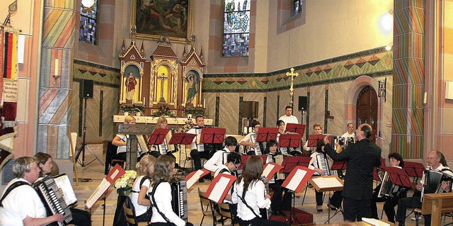 Eine Premiere in Reichenbach:  Konzert des Harmonikavereins in der Kirche  | Foto: Heidi Fssel