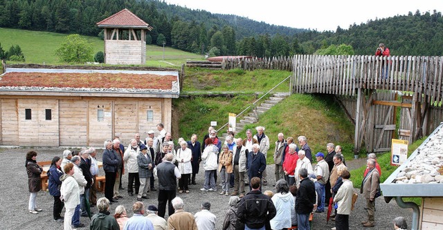 Die Teilnehmer der Frhjahrstagung des...Werner Strk in der Schanzenanlage.     | Foto: G.Sutter