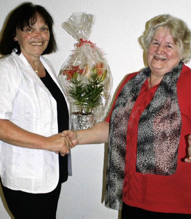 Die Vorsitzende des Landfrauenvereins ...rige Vereinszugehrigkeit (von links).  | Foto: Roswitha Klaiber
