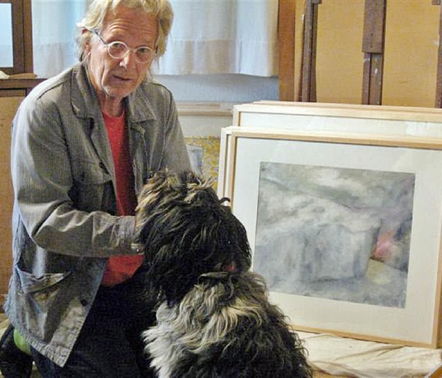 <Bildtext>Alle Bilder fr die Ausstell...  Murphy im Atelier in Weg </Bildtext>  | Foto: Susanne Filz