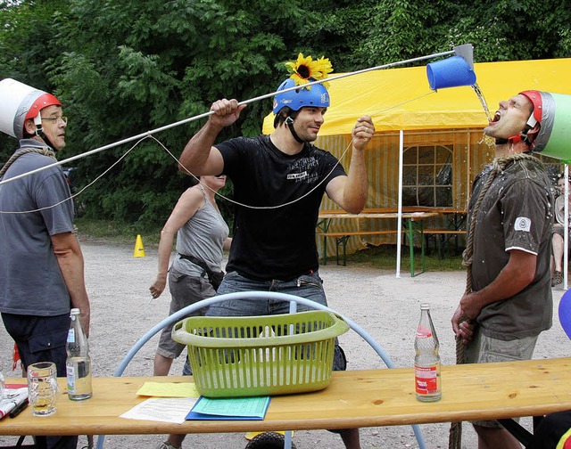 Drei Aufgaben mussten die Mannschaften...dratten&#8220; war keine Trockenbung.  | Foto: meike zorn