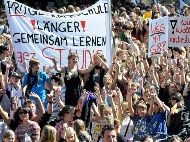 Bei der Demo in Freiburg: Schler und ...tion an den Schulen und Universitten.  | Foto: Ingo Schneider