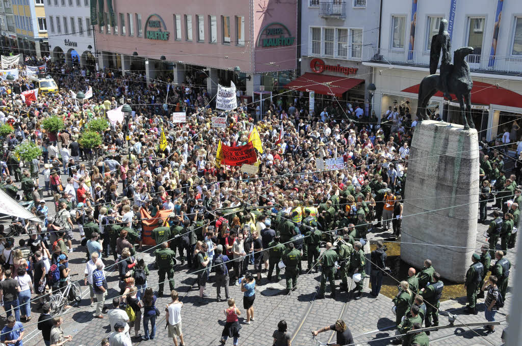 Der Demonstrationszug am Bertoldsbrunnen.