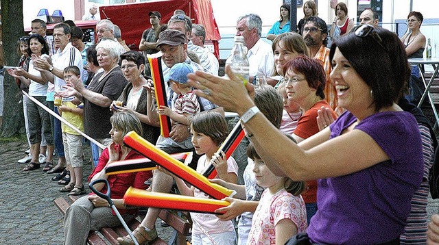 Beifall fr die Lufer: Die Zuschauer ...ecke und natrlich beim Sonnwendhock.   | Foto: Verein