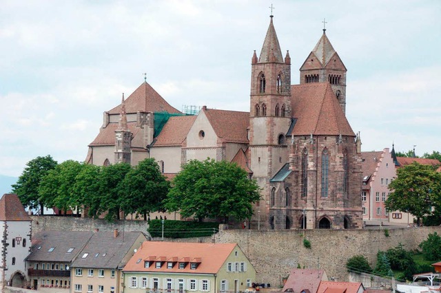 Das Breisacher Mnster lockt jedes Jahr eine Vielzahl von Touristen an  | Foto: Michel Gandon