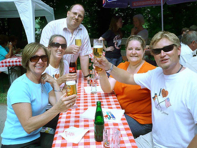 Gute Laune hatten die Besucher beim Ju...st der Sportschtzen in Pfaffenweiler.  | Foto: Franz Hilger