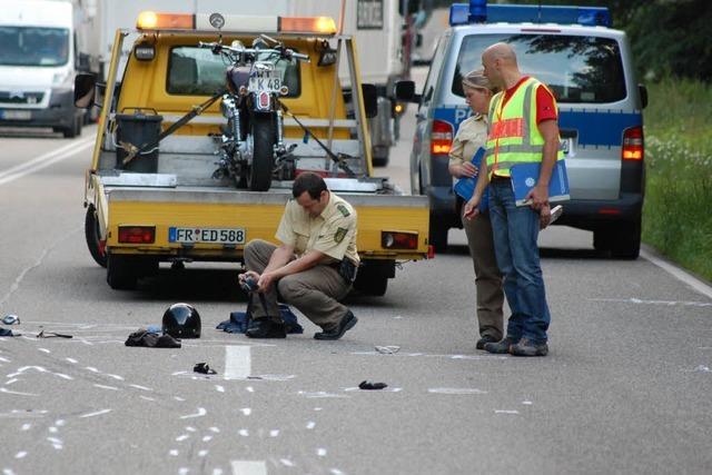Hllental: Motorradfahrer schwer verletzt, B 31 gesperrt