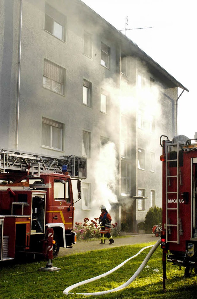 Von auen sieht alles halb so wild aus...ssen mit Rauchvergiftungen ins Spital. 