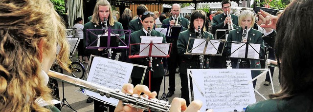 Mit Musik geht alless  besser &#8211; ... Samstag wiederum mit Musik erffnet.   | Foto: Wolfgang Knstle