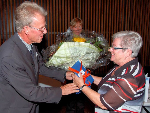 Der Aufsichtsratsvorsitzende Klaus Kr...r Rechtsanwalt Bernd Hagemann gewhlt.  | Foto: Willi Adam