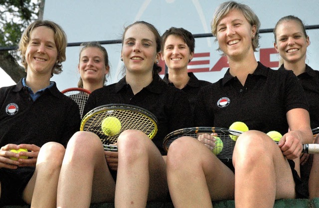 Das Badenliga -Team des Freiburger TC ...llgaier (10) und Patricia Willa (9).    | Foto: Claus Zimmermann