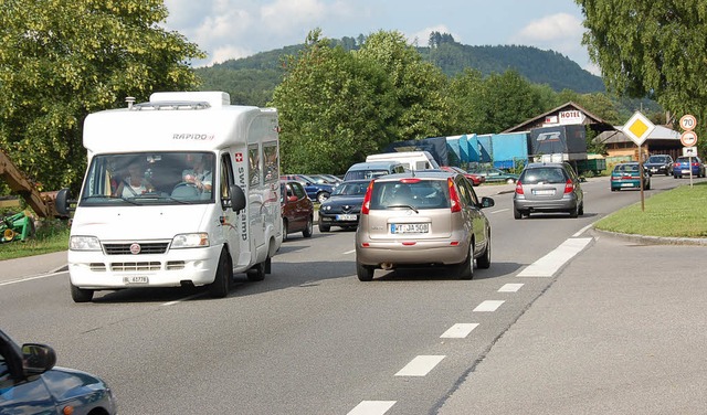 Problemfall Linksabbiegen von der B 31...spur die Gefahrenstelle entschrfen.    | Foto: Silke Kohlmann