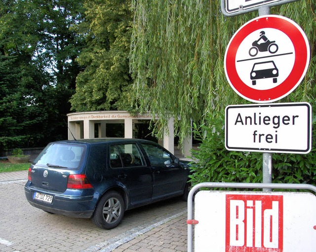 Der Haltinger Weg in Eimeldingen steht...berraschend nur noch Anliegern offen.   | Foto: Langelott