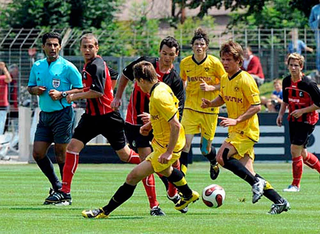 Halbfinal-Aus für die SC-Junioren: Die jungen Kicker verlieren zu Hause gegen Dortmund. Halbfinal-Aus für die SC-Junioren: Die jungen Kicker verlieren zu Hause gegen Dortmund.