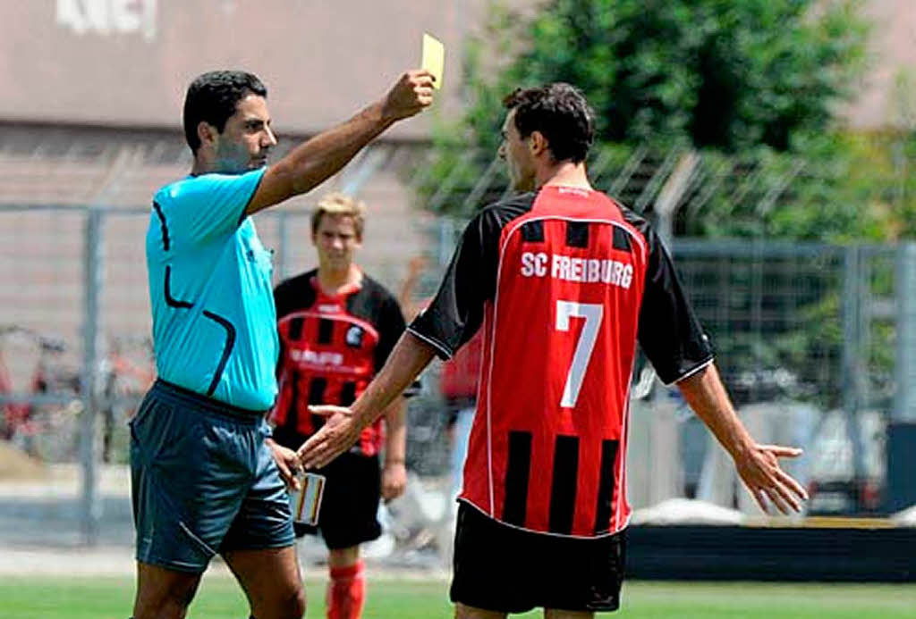 Halbfinal-Aus für die SC-Junioren: Die jungen Kicker verlieren zu Hause gegen Dortmund. Halbfinal-Aus für die SC-Junioren: Die jungen Kicker verlieren zu Hause gegen Dortmund.