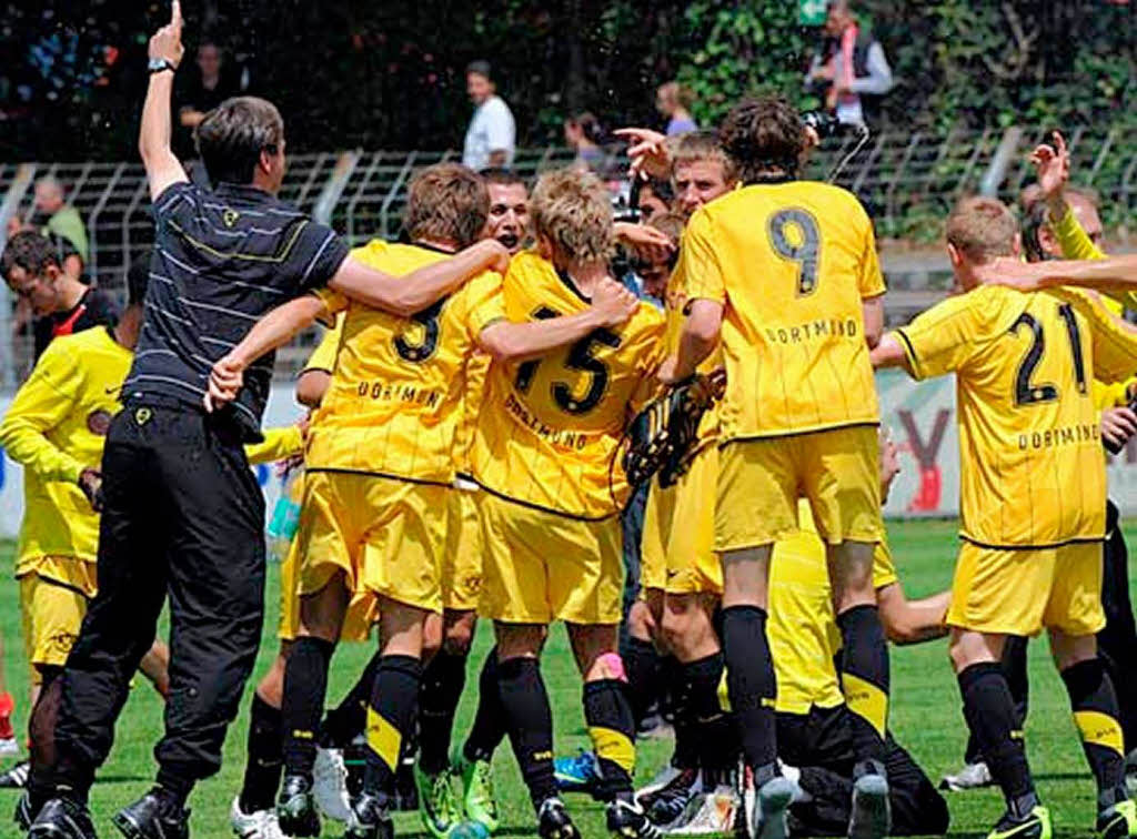 Halbfinal-Aus für die SC-Junioren: Die jungen Kicker verlieren zu Hause gegen Dortmund. Halbfinal-Aus für die SC-Junioren: Die jungen Kicker verlieren zu Hause gegen Dortmund.