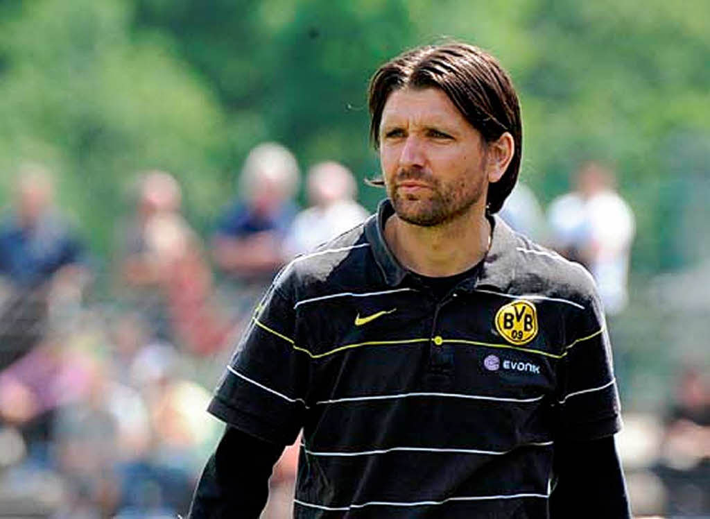 Halbfinal-Aus für die SC-Junioren: Die jungen Kicker verlieren zu Hause gegen Dortmund. Halbfinal-Aus für die SC-Junioren: Die jungen Kicker verlieren zu Hause gegen Dortmund.