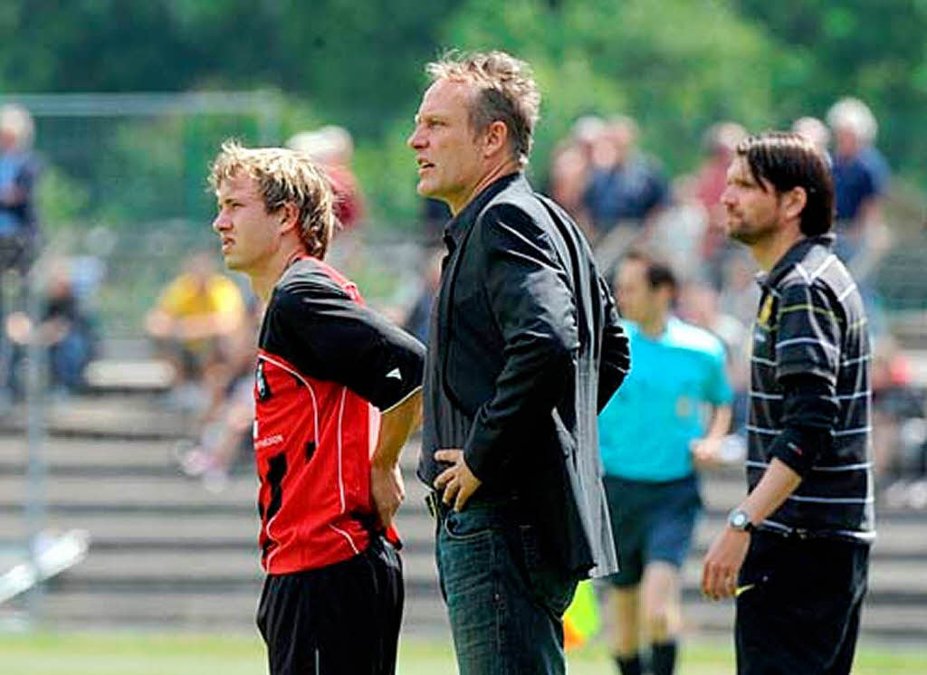 Halbfinal-Aus für die SC-Junioren: Die jungen Kicker verlieren zu Hause gegen Dortmund. Halbfinal-Aus für die SC-Junioren: Die jungen Kicker verlieren zu Hause gegen Dortmund.