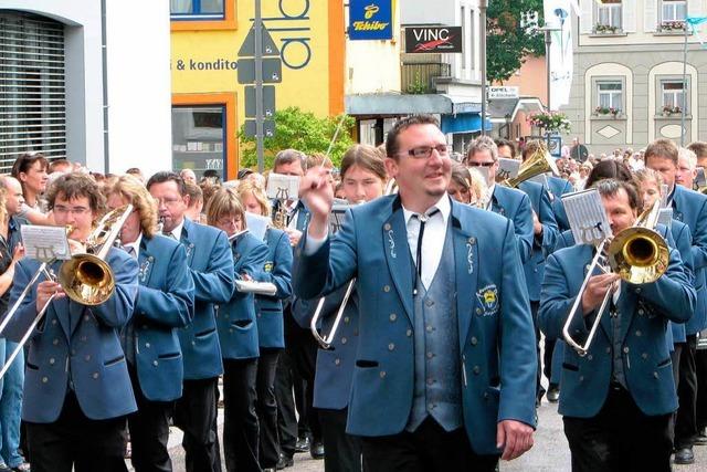 Der Festumzug der Stadtmusik in Wehr