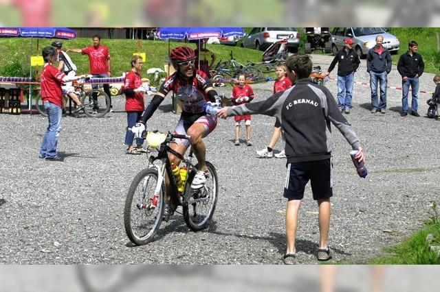 2000 Biker labten sich am Hofeck