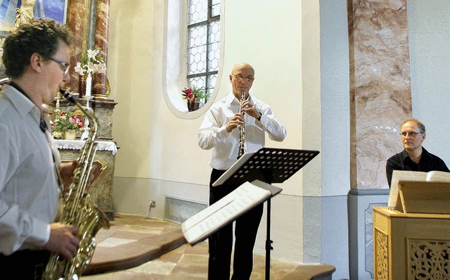 Marcus Weiss (Saxophon), Omar Zoboli (...hts) in der Mahlberger Schlosskirche.   | Foto: Heidi Fssel