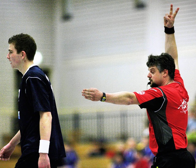 An Handball-Schiedsrichtern herrscht e...er beim Bezirkstag hei diskutierten.   | Foto:  Patrick Seeger (A)