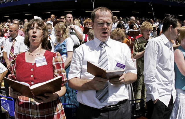 Die Zeugen Jehovas wollen Krperschaft...Recht zur Erhebung von Kirchensteuer.   | Foto: dpa