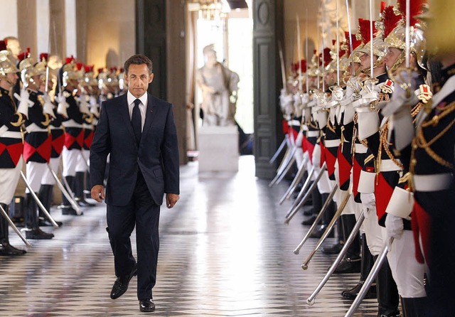 Nicolas  Sarkozy im Schloss von Versai... Weg zu Nationalversammlung und Senat   | Foto: afp