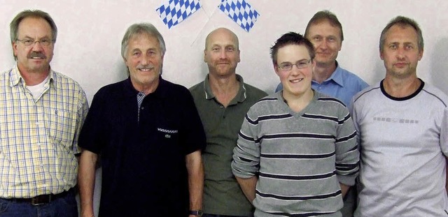Der neue Vorstand: (von links) Jugendw...ertretender Sportwart Siegfried Roth.   | Foto: DAvid Frick
