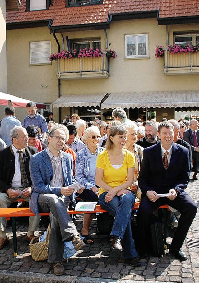 Gottesdienst im Freien: Viele Besucher...azu auf den Steinener Cornimontplatz.   | Foto: Vera Winter