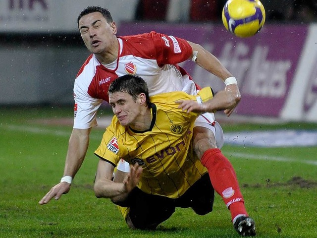 Neu beim FC Basel: agdas Atan, hier i... Sebastian Kehl von  Borussia Dortmund  | Foto: dpa