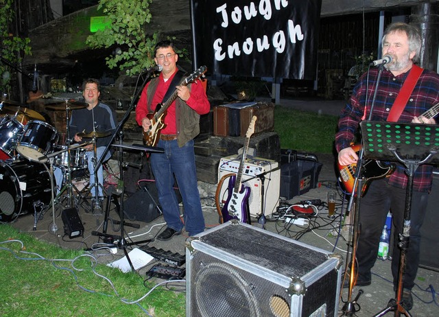 Die Band &quot;Tough Enough&quot; groo...&quot; den Bickesohler Rebstockgarten.  | Foto: Benjamin Bohn