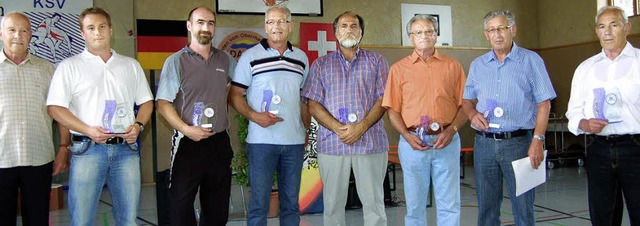 DAAVO-Vizeprsident  Meier  (von li.) ...ann,  Trefzer, Leisinger und  Eichin.   | Foto: Birlin