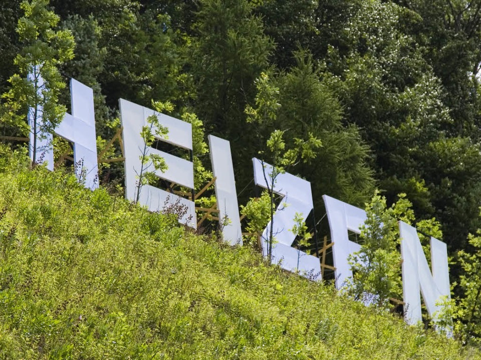 Stadt montiert "Heizen"-Schriftzug ab - Lörrach - Badische ...